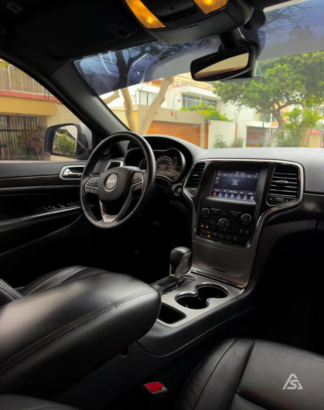 Jeep Grand Cherokee Laredo