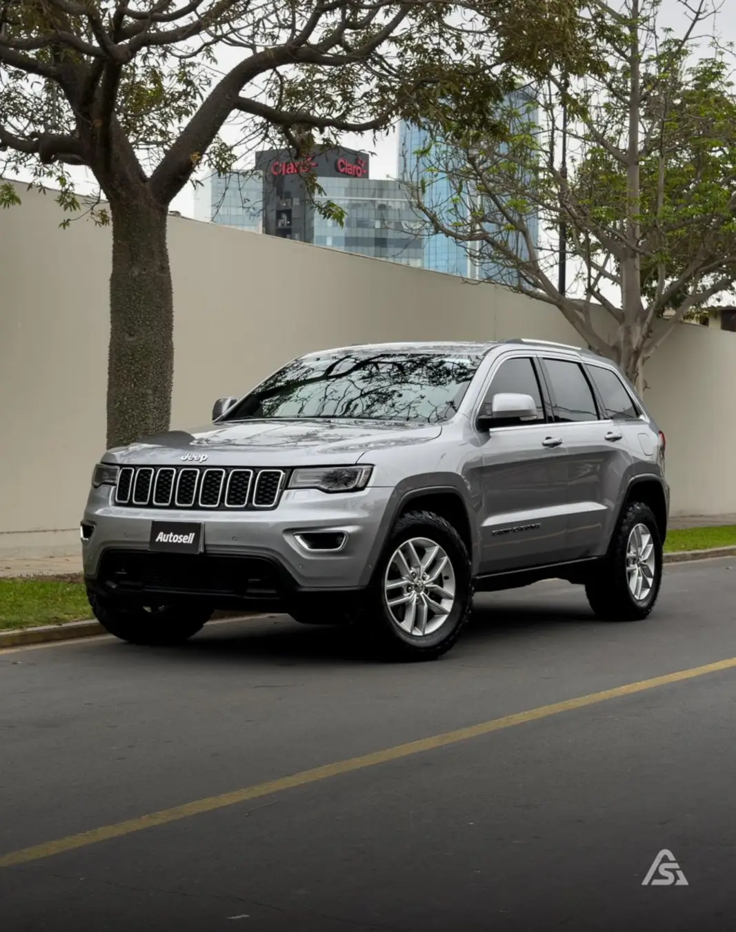 Jeep Grand Cherokee Laredo 2018 seminuevo en venta