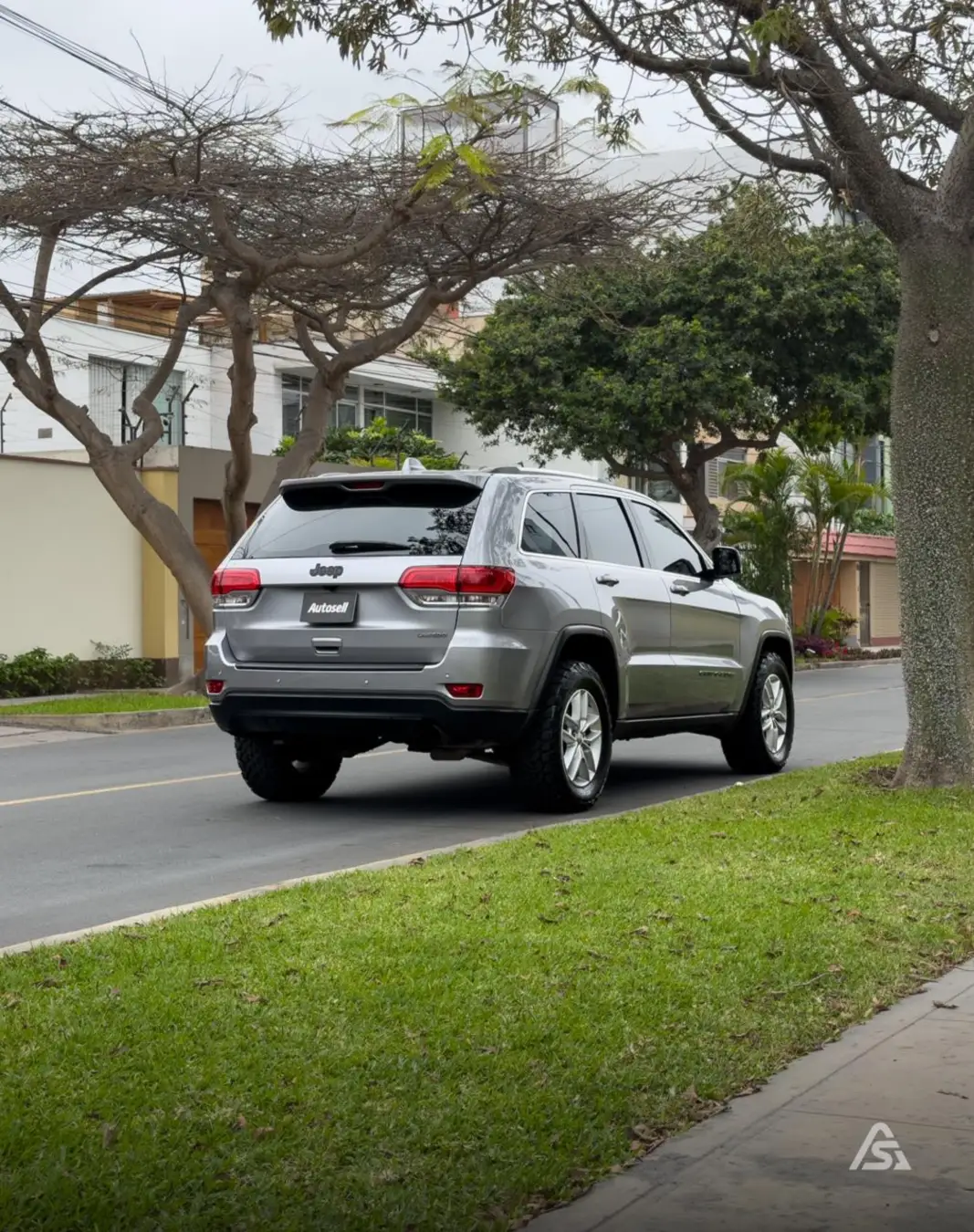 Jeep Grand Cherokee Laredo