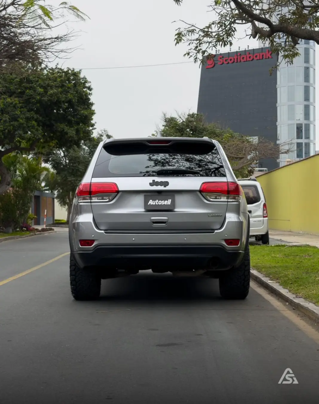 Jeep Grand Cherokee Laredo