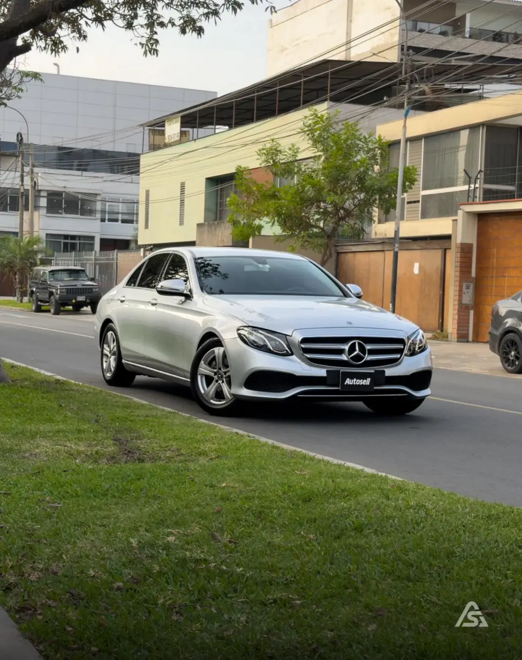 Mercedes Benz E200