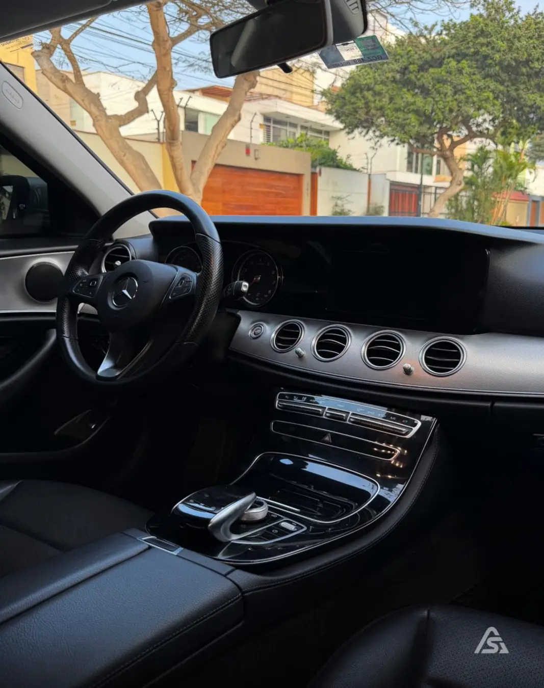 Mercedes Benz E200