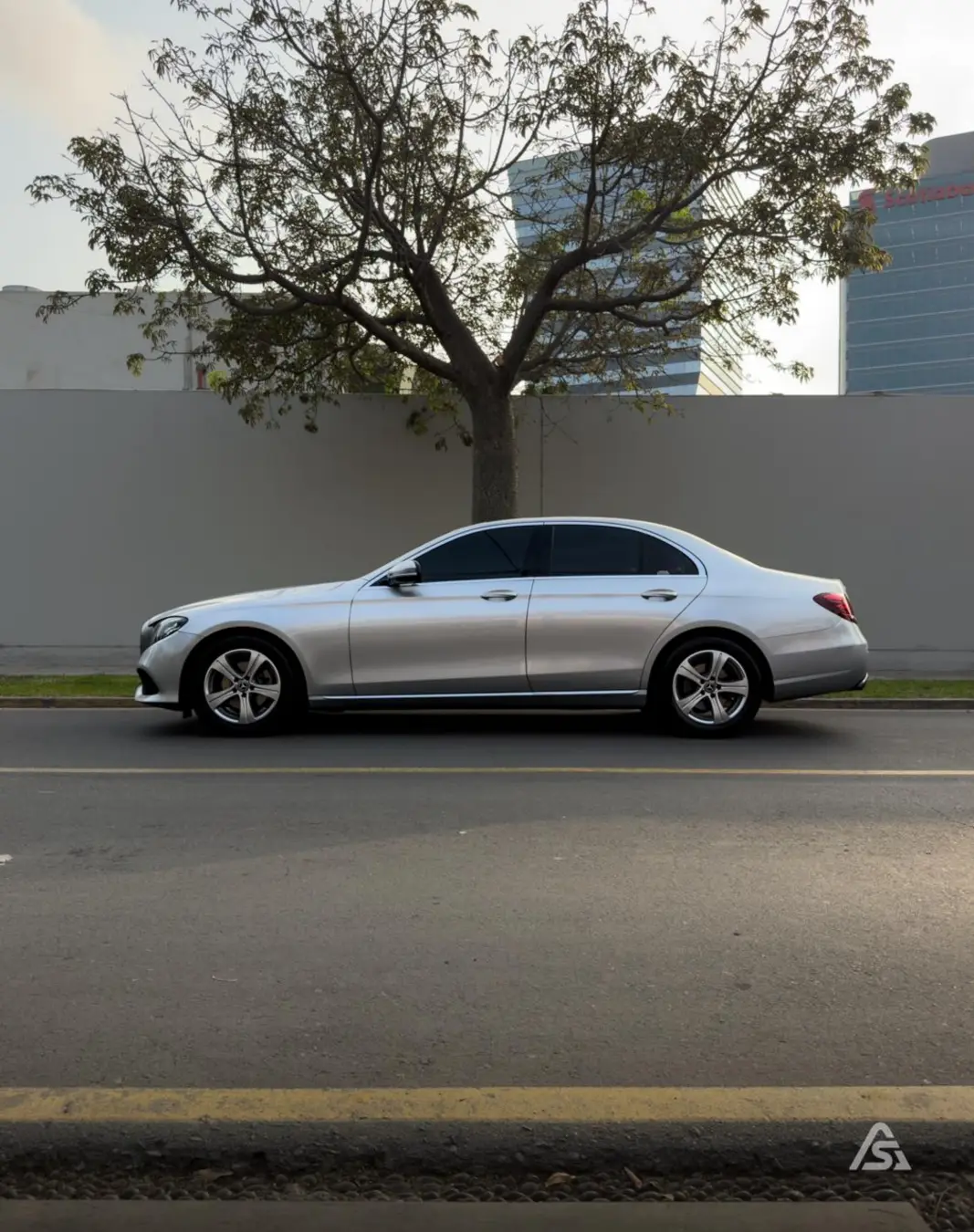 Mercedes Benz E200