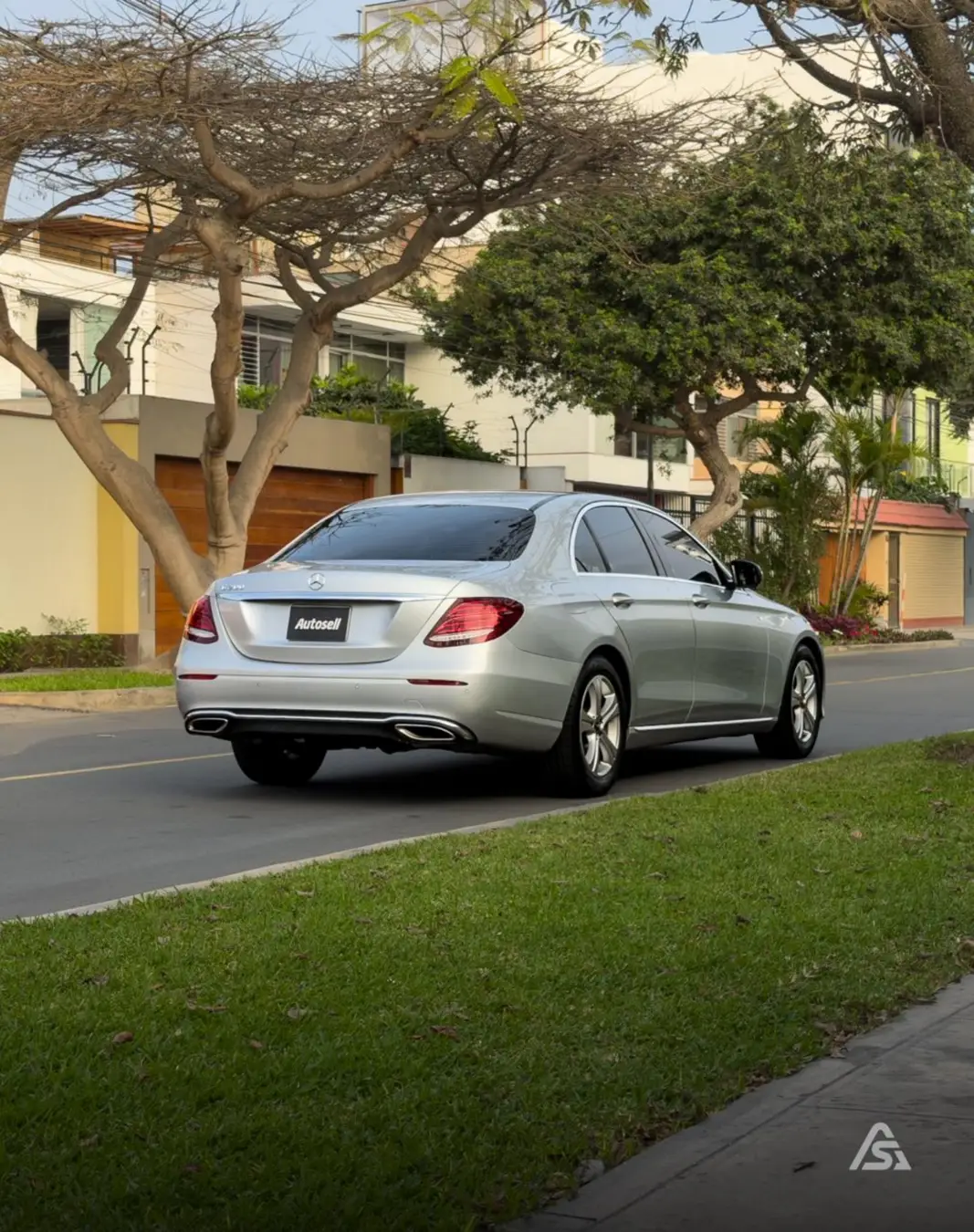Mercedes Benz E200