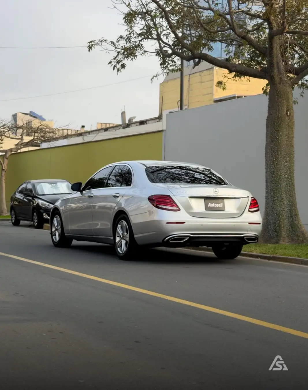 Mercedes Benz E200