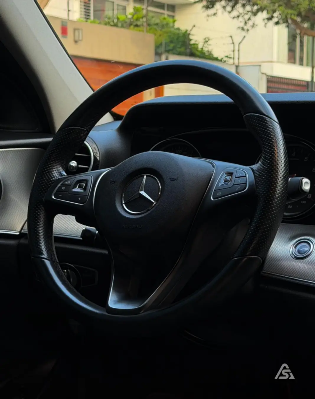 Mercedes Benz E200