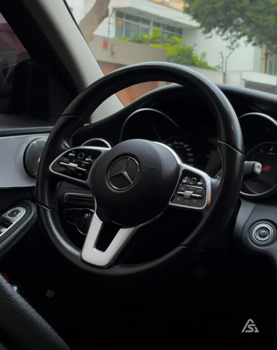 Mercedes Benz C180