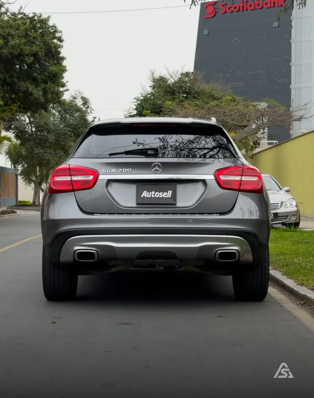 Mercedes Benz GLA 200