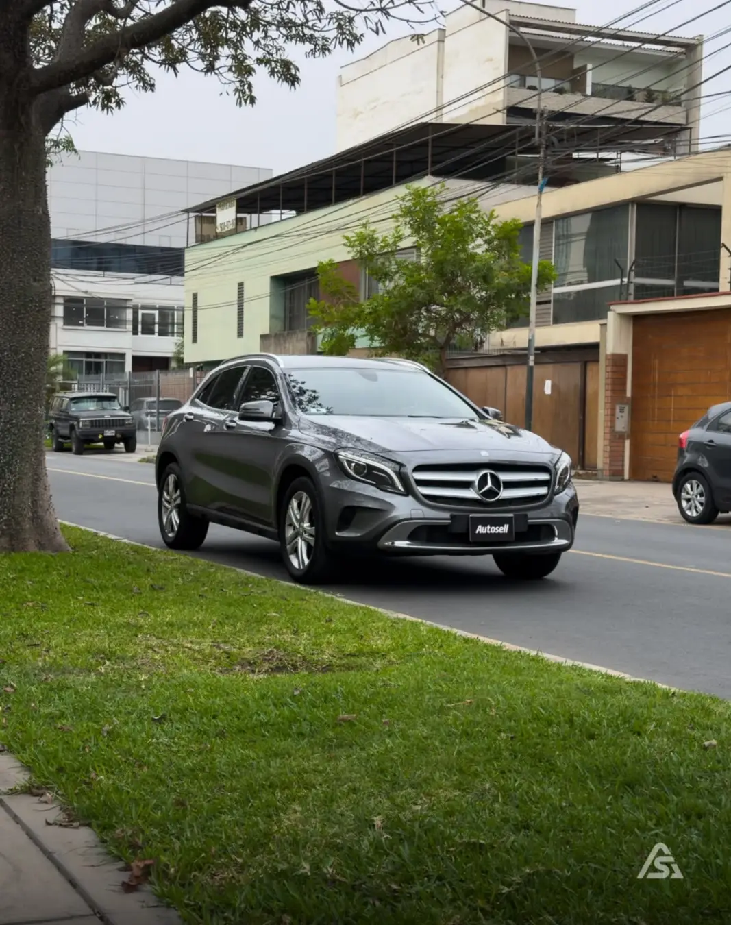 Mercedes Benz GLA 200