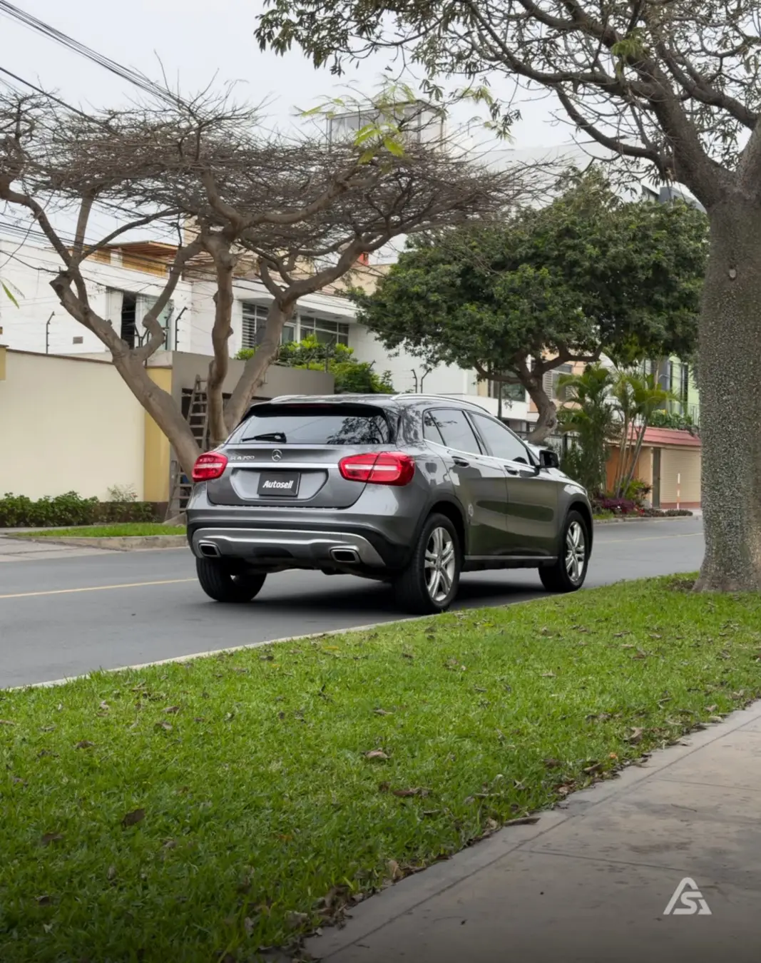 Mercedes Benz GLA 200