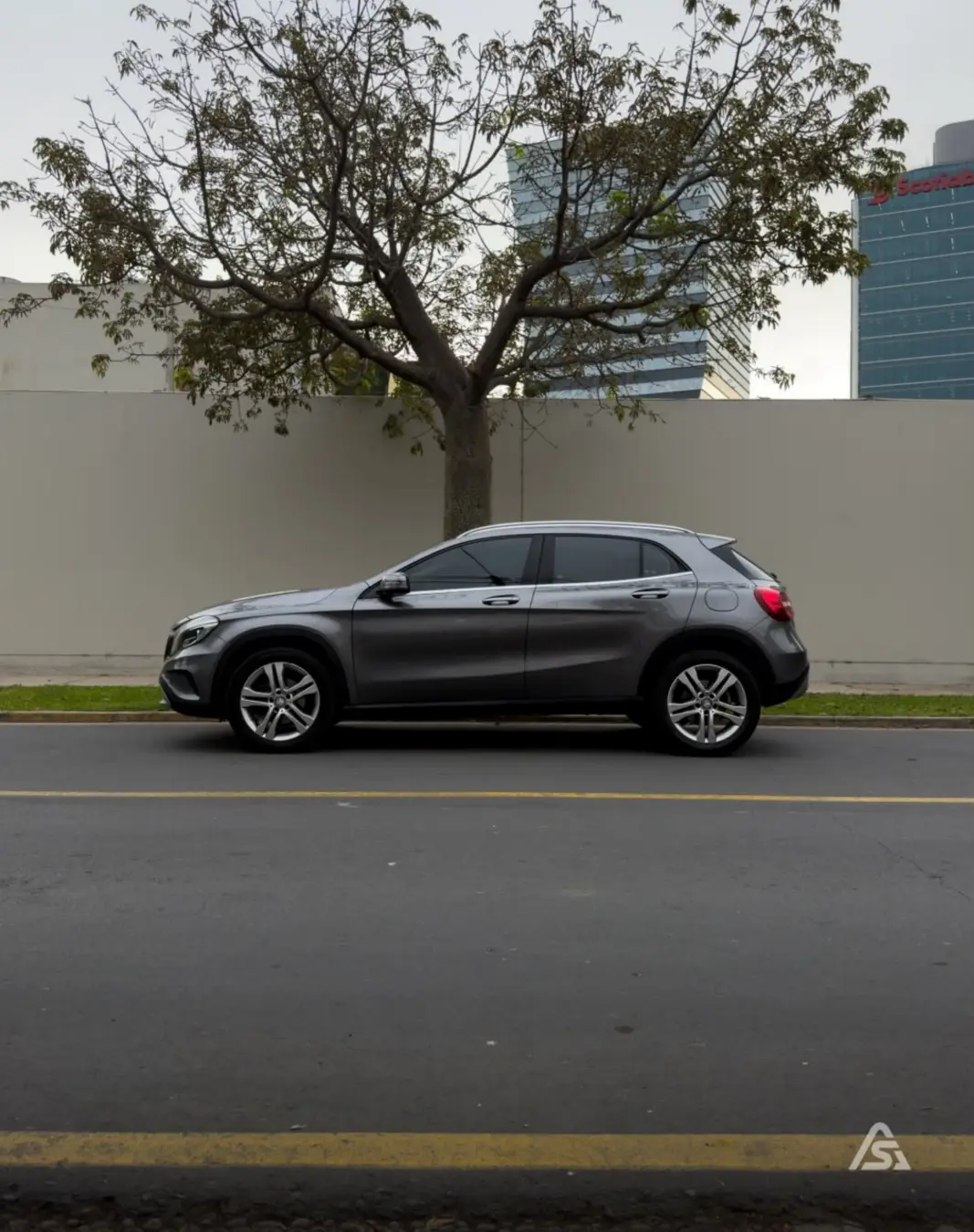 Mercedes Benz GLA 200