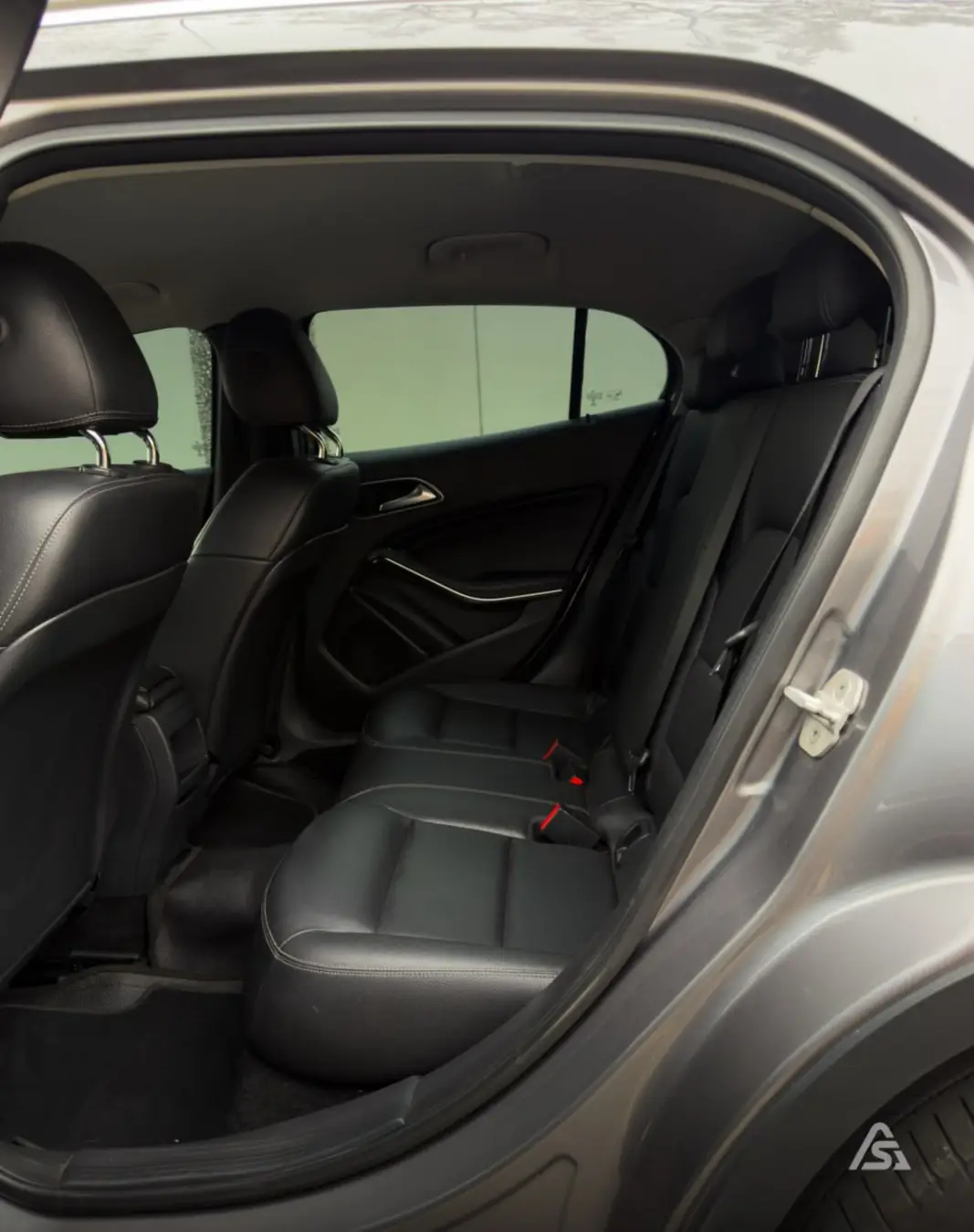 Mercedes Benz GLA 200