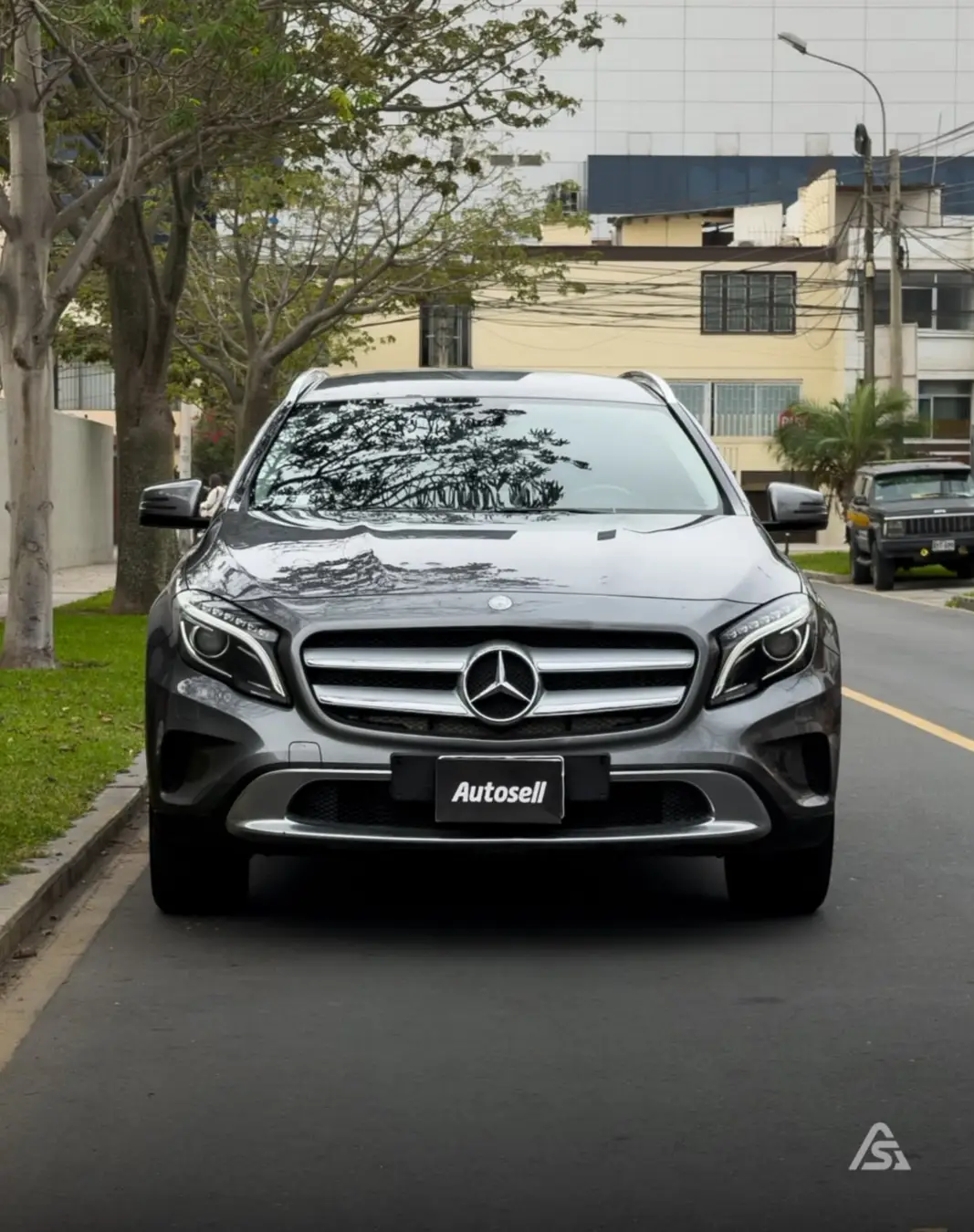 Mercedes Benz GLA 200