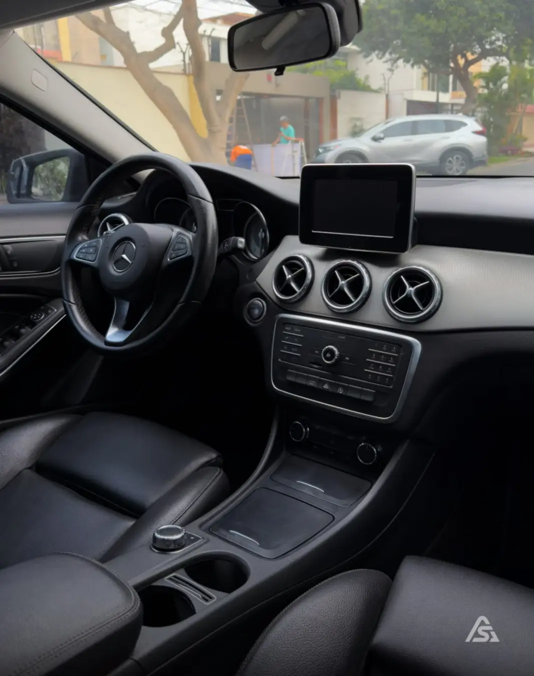 Mercedes Benz GLA 200