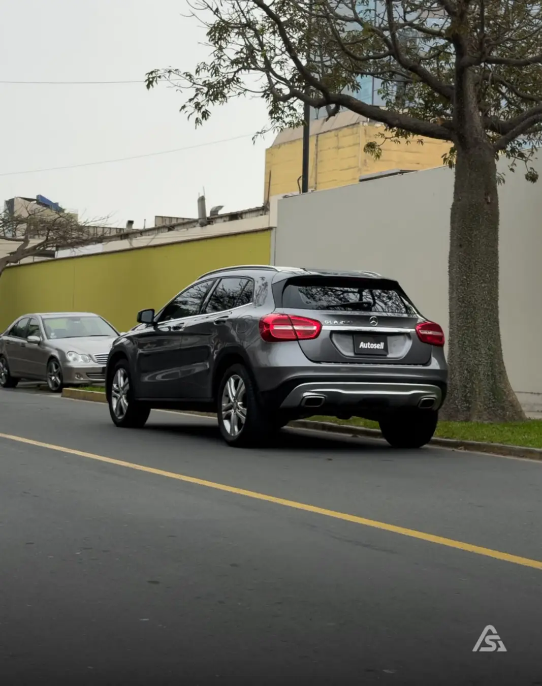 Mercedes Benz GLA 200