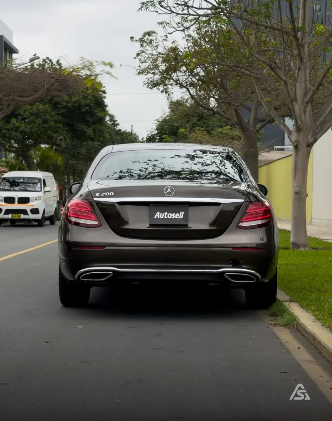 Mercedes Benz E200