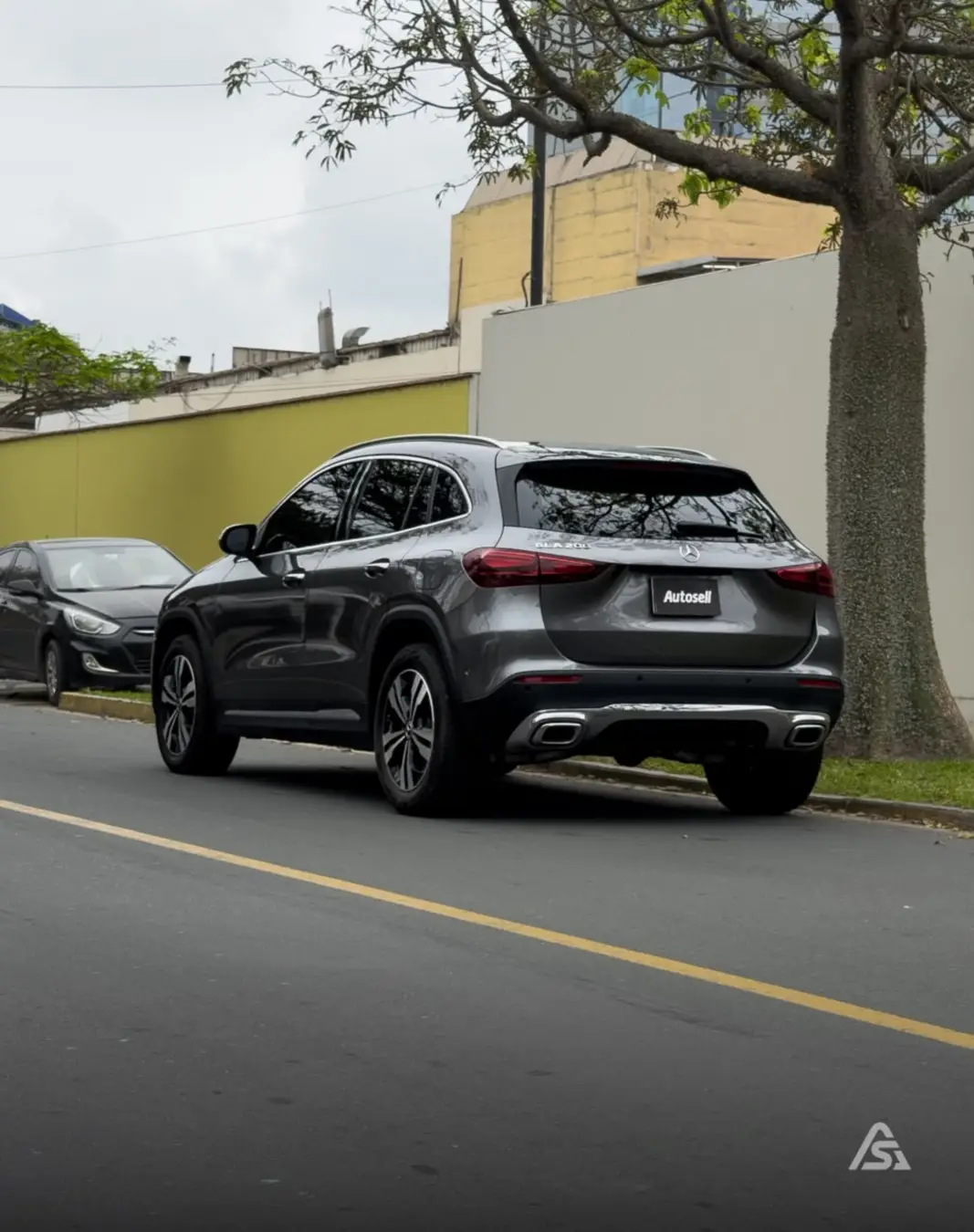 Mercedes Benz GLA 200
