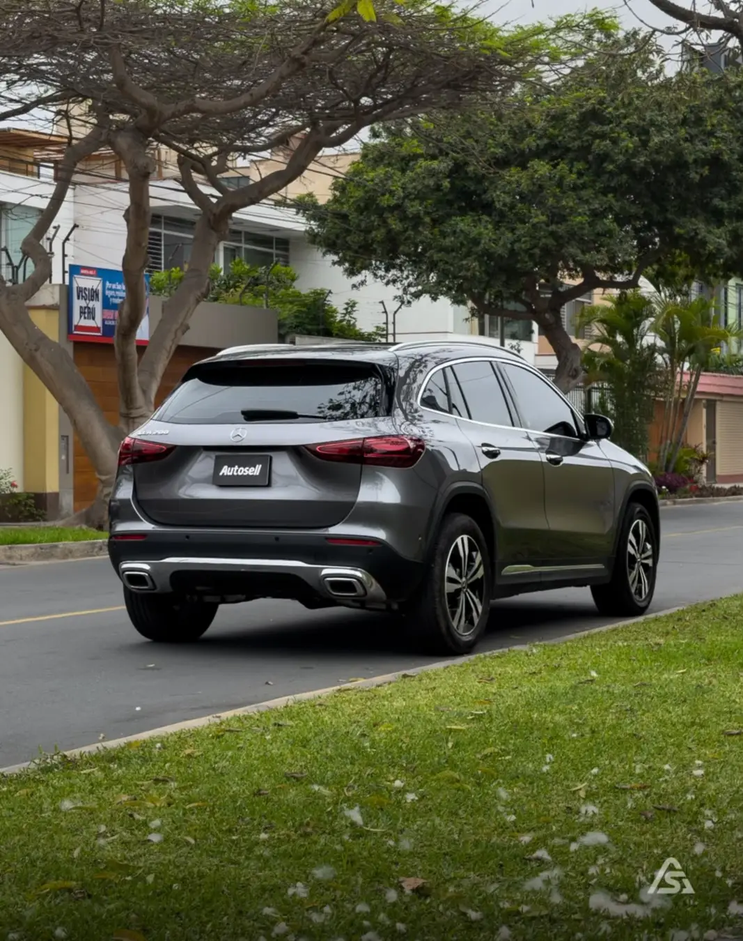 Mercedes Benz GLA 200