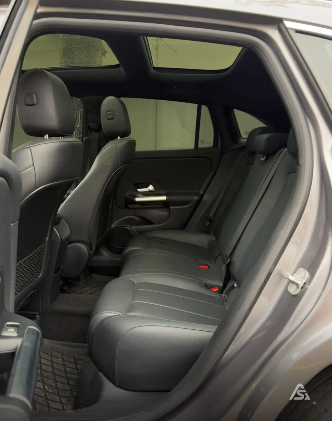 Mercedes Benz GLA 200