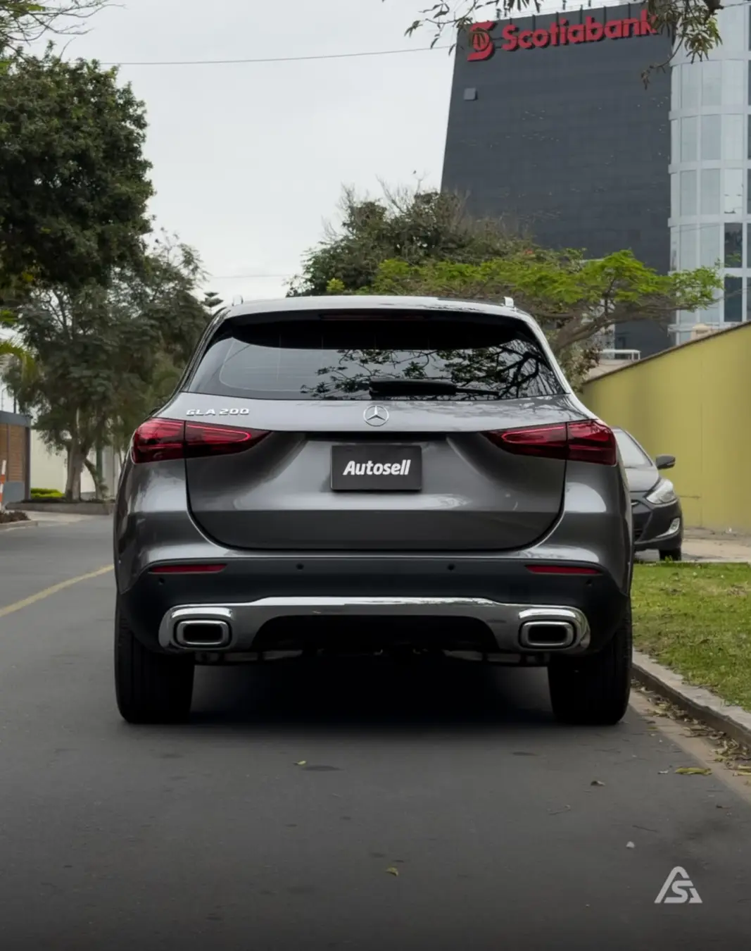 Mercedes Benz GLA 200