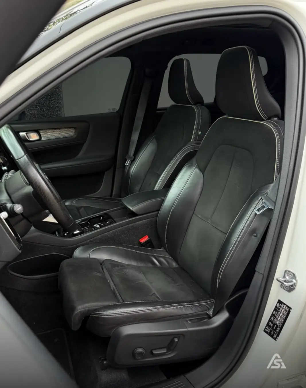 Volvo XC-40