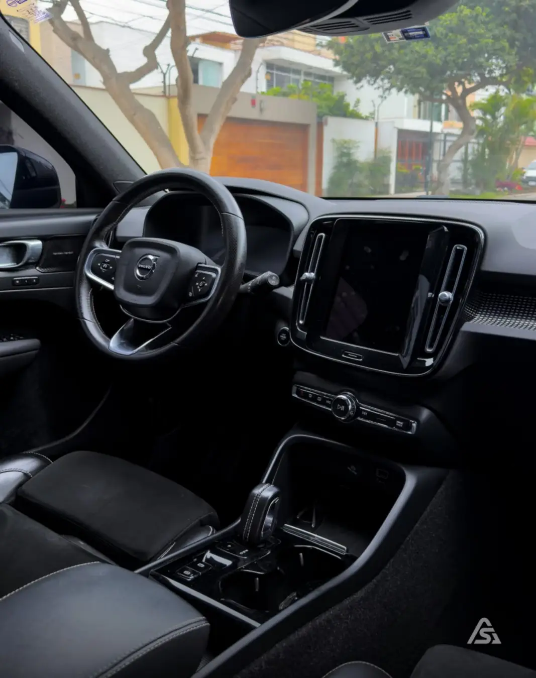 Volvo XC-40