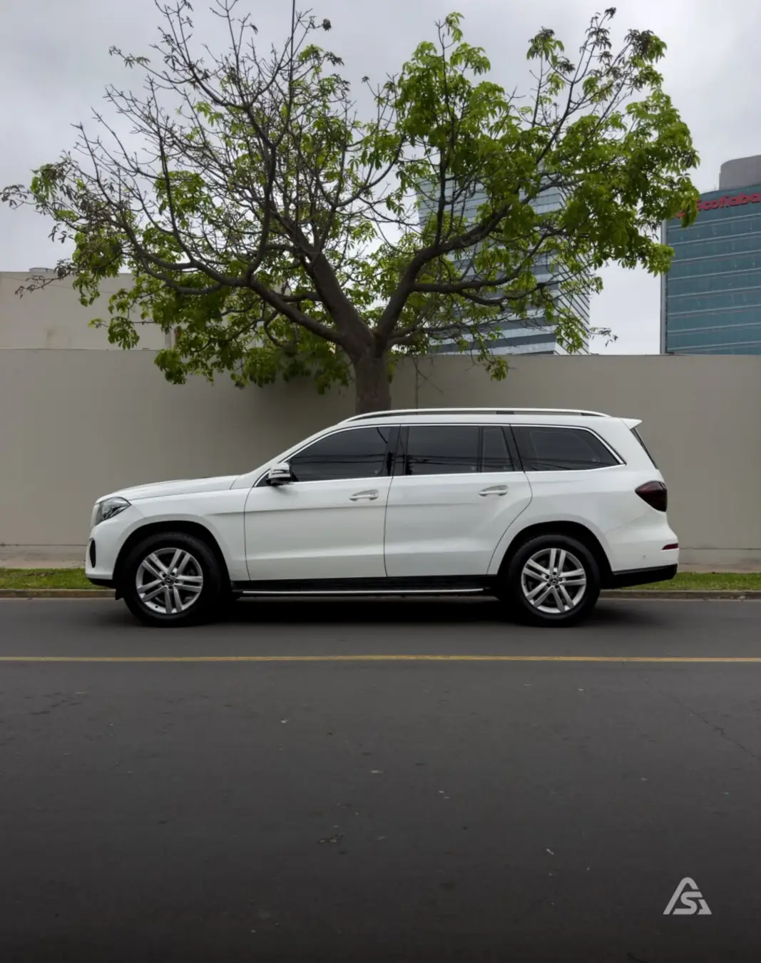 Mercedes Benz GLS400