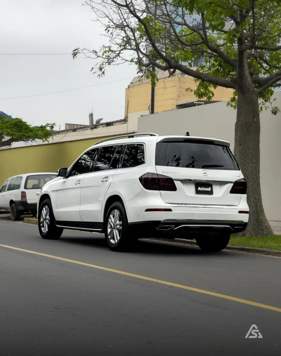 Mercedes Benz GLS400