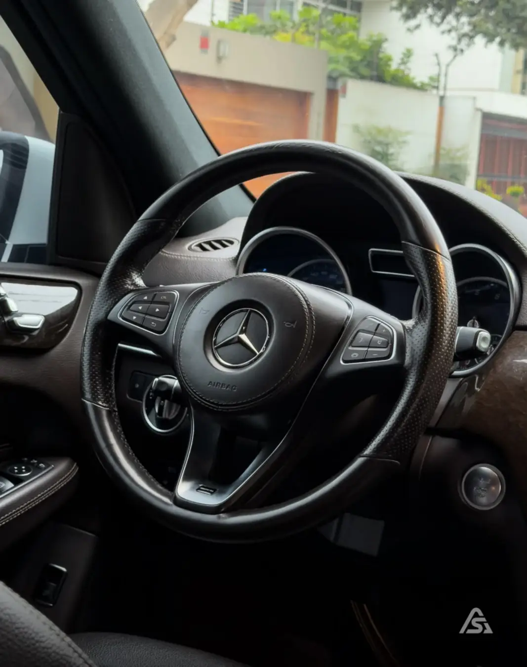 Mercedes Benz GLS400