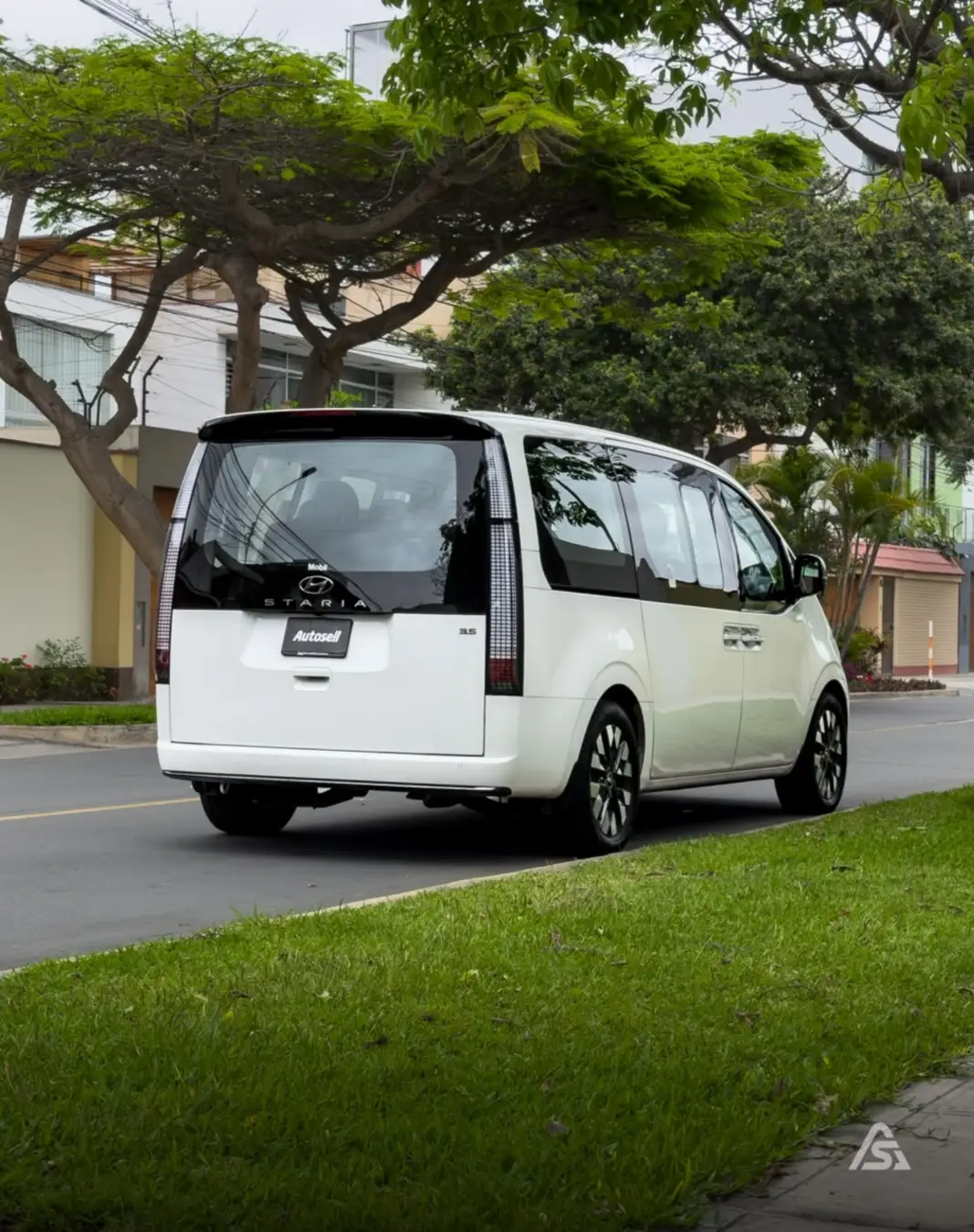 Hyundai Staria
