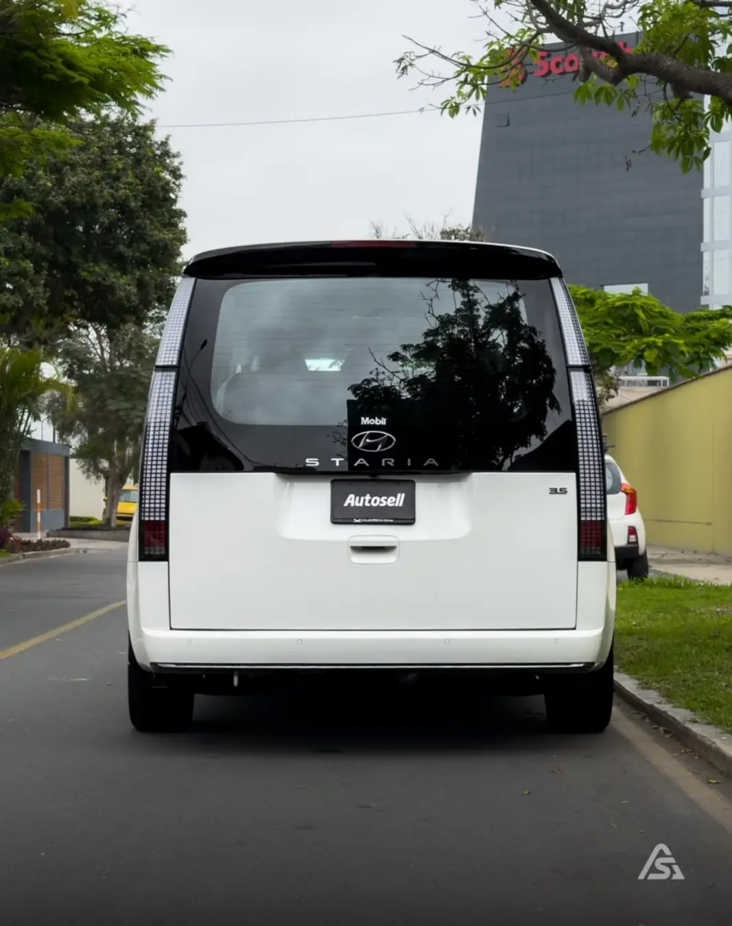 Hyundai Staria