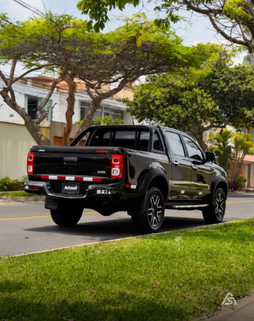JAC T8
