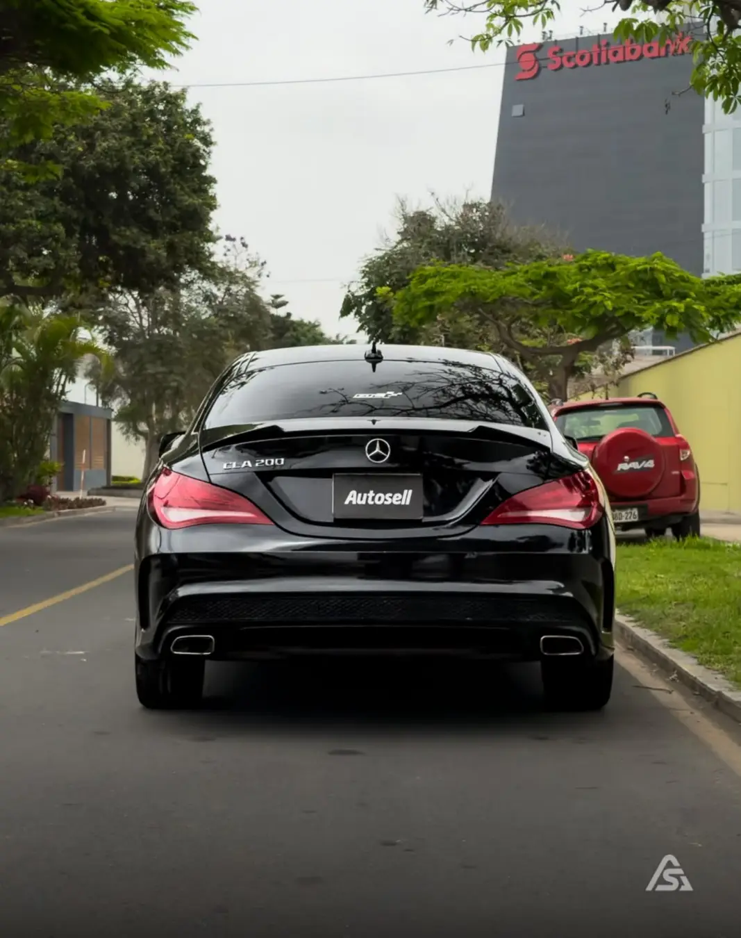 Mercedes Benz CLA200