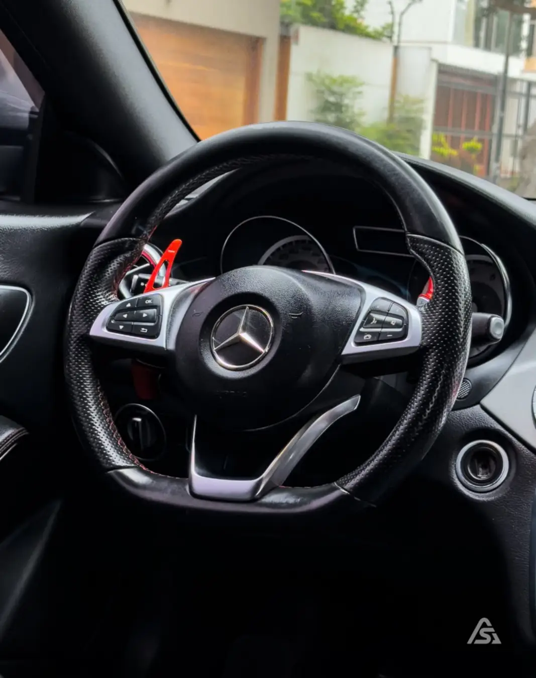 Mercedes Benz CLA200