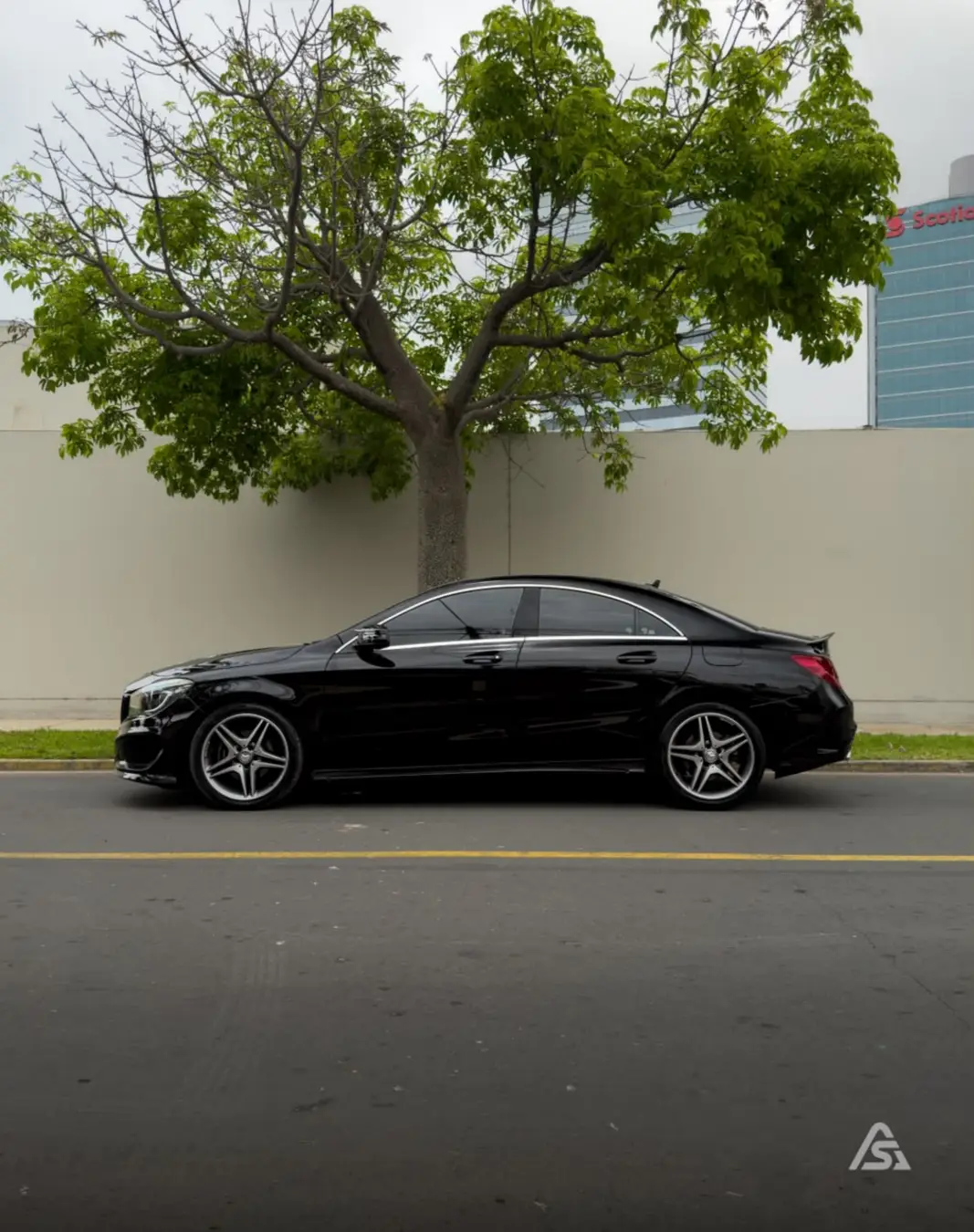 Mercedes Benz CLA200