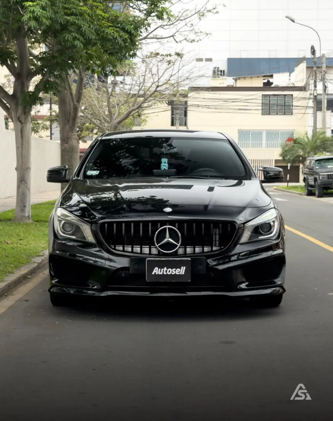 Mercedes Benz CLA200