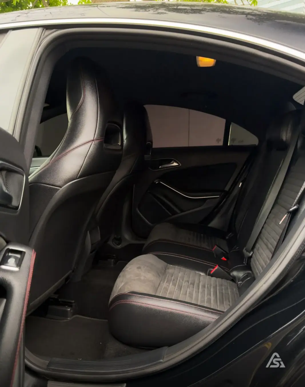 Mercedes Benz CLA200