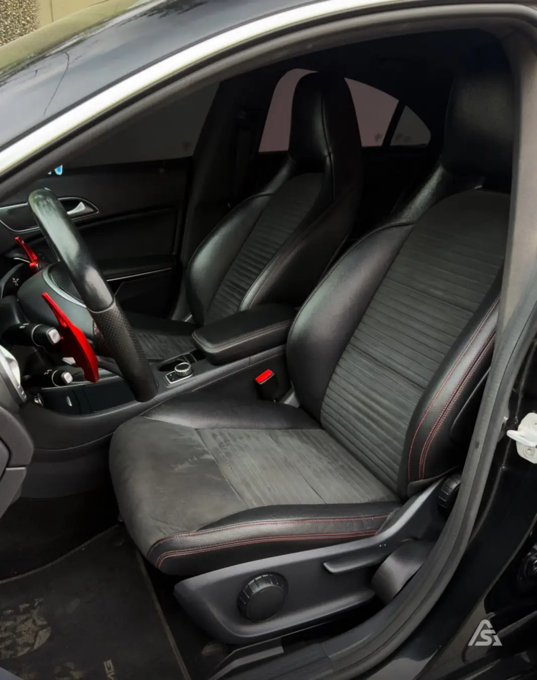 Mercedes Benz CLA200