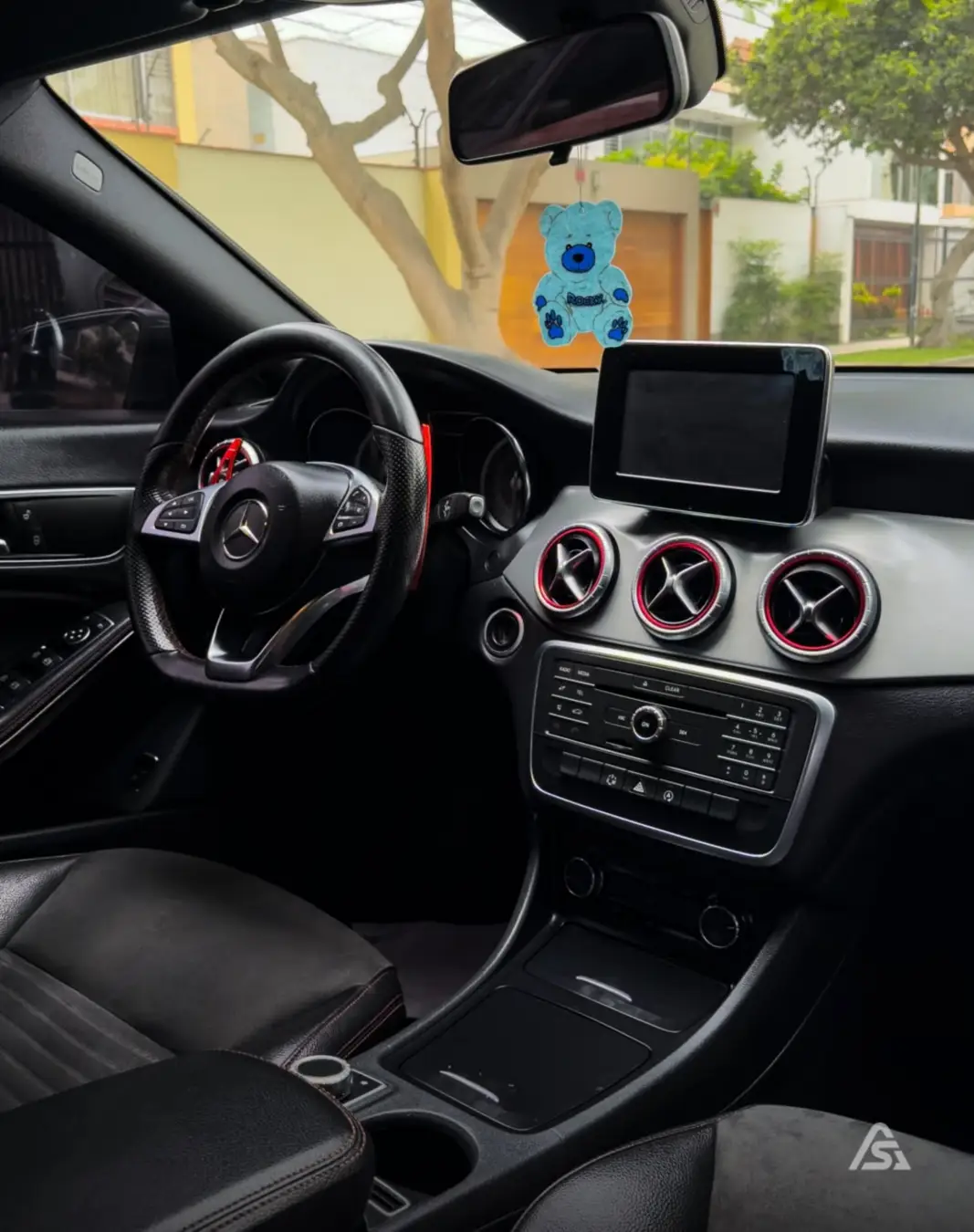 Mercedes Benz CLA200