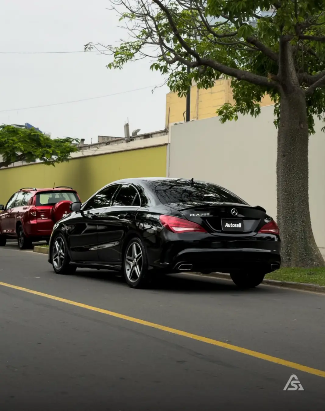 Mercedes Benz CLA200