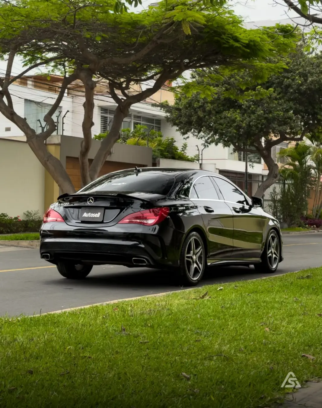 Mercedes Benz CLA200