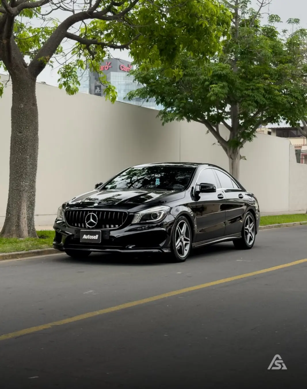 Mercedes Benz CLA200