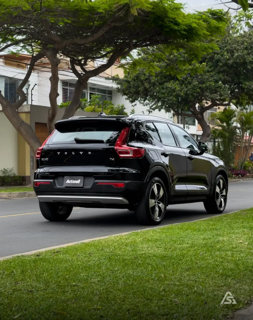 Volvo XC-40