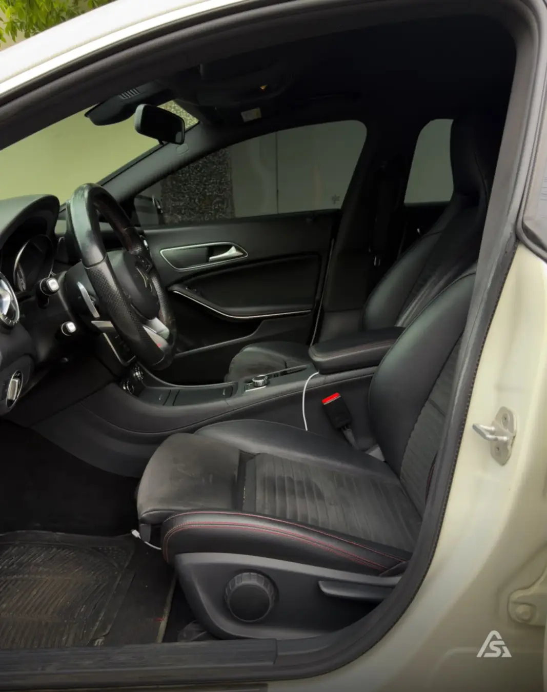 Mercedes Benz CLA 200
