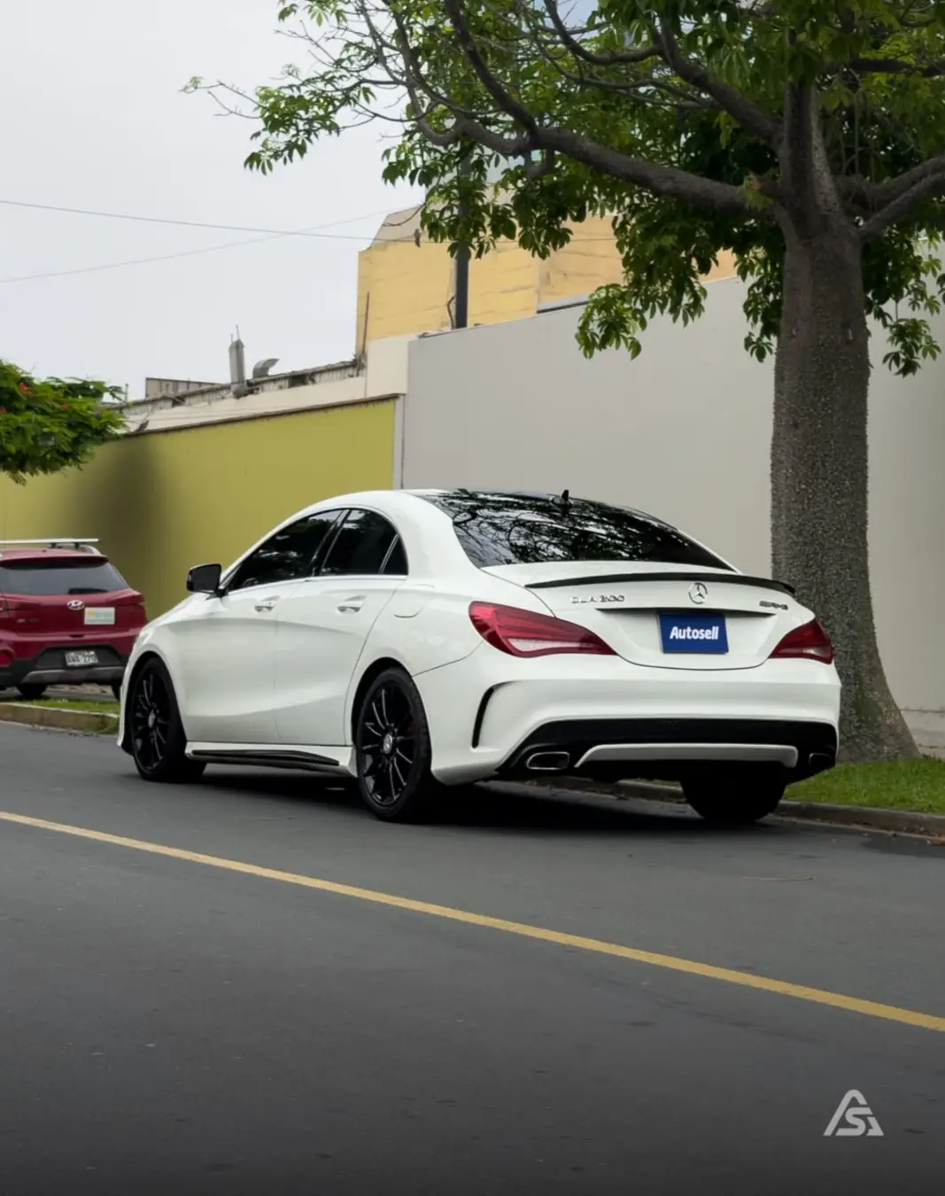 Mercedes Benz CLA 200