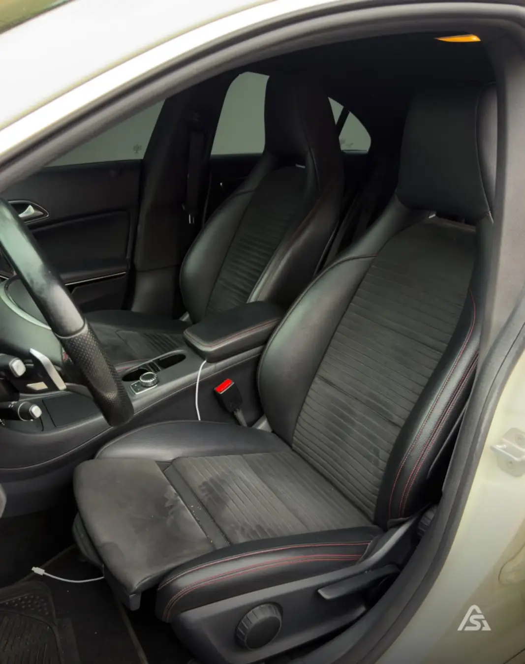 Mercedes Benz CLA 200
