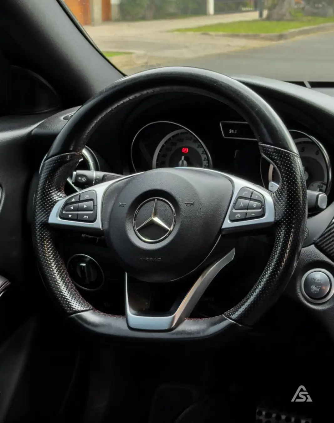 Mercedes Benz CLA 200