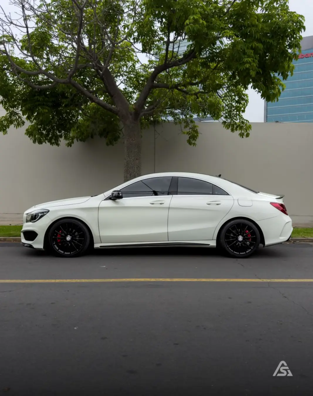 Mercedes Benz CLA 200