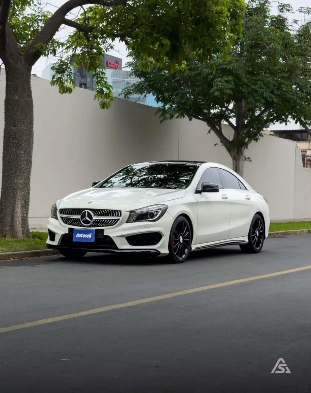 Mercedes Benz CLA 200